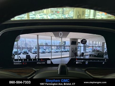 Certified 2023 Cadillac Escalade Premium Luxury image 18