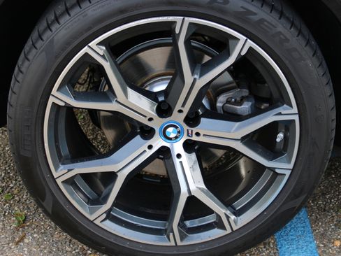 Used 2023 BMW X5 xDrive45e w/ M Sport Package image 10