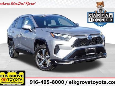 Used 2022 Toyota RAV4 SE image 1