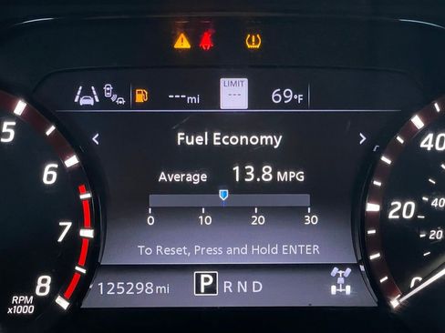 Used 2023 Nissan Titan PRO-4X w/ Pro-4x Convenience Package image 39