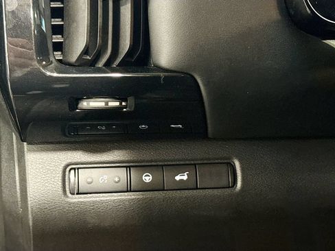 Used 2024 Nissan Pathfinder SV AWD/4WD image 10