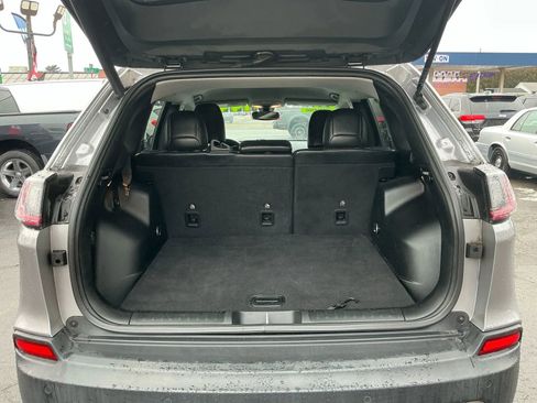 Used 2019 Jeep Cherokee Limited image 24