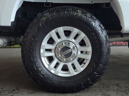 Used 2019 Ford F250 XLT w/ XLT Value Package image 5