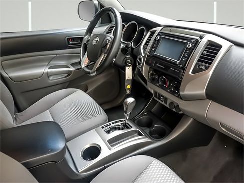 Used 2015 Toyota Tacoma 4x4 Double Cab w/ SR5 Package image 25
