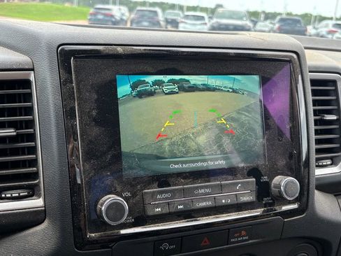 Used 2024 Nissan Frontier SV RWD image 10