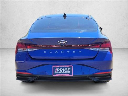 Certified 2023 Hyundai Elantra SEL w/ Convenience Package FWD image 6