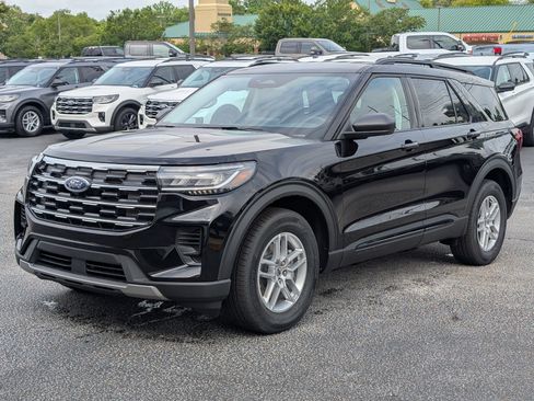 New 2026 Ford Explorer Active RWD image 2