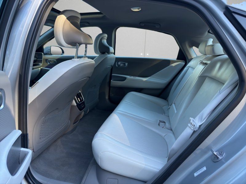 Used 2023 Hyundai Ioniq 6 Limited RWD image 10