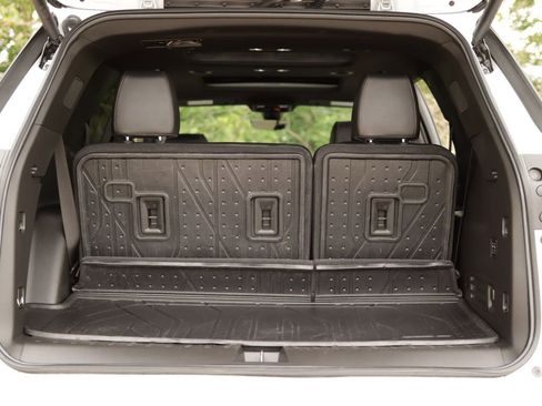 Used 2023 Chevrolet Traverse High Country w/ LPO, Floor Liner Package AWD/4WD image 32