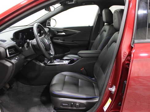 Used 2024 Buick Envista Sport Touring w/ Convenience I Package image 3