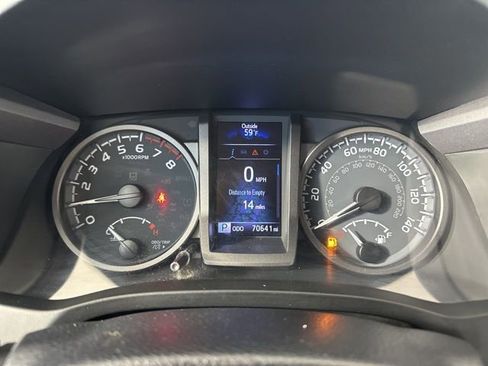 Used 2020 Toyota Tacoma TRD Sport AWD/4WD image 17