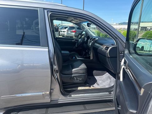 Used 2015 Lexus GX 460 w/ Navigation Package AWD/4WD image 19