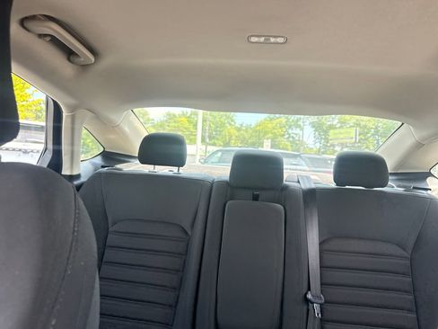 Used 2019 Ford Fusion SE FWD image 36