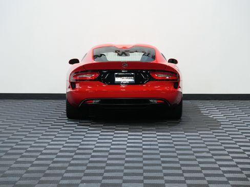 Used 2013 SRT Viper GTS w/ GTS Laguna Interior Pkg image 7