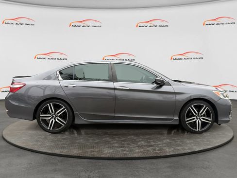 Used 2017 Honda Accord Sport image 6