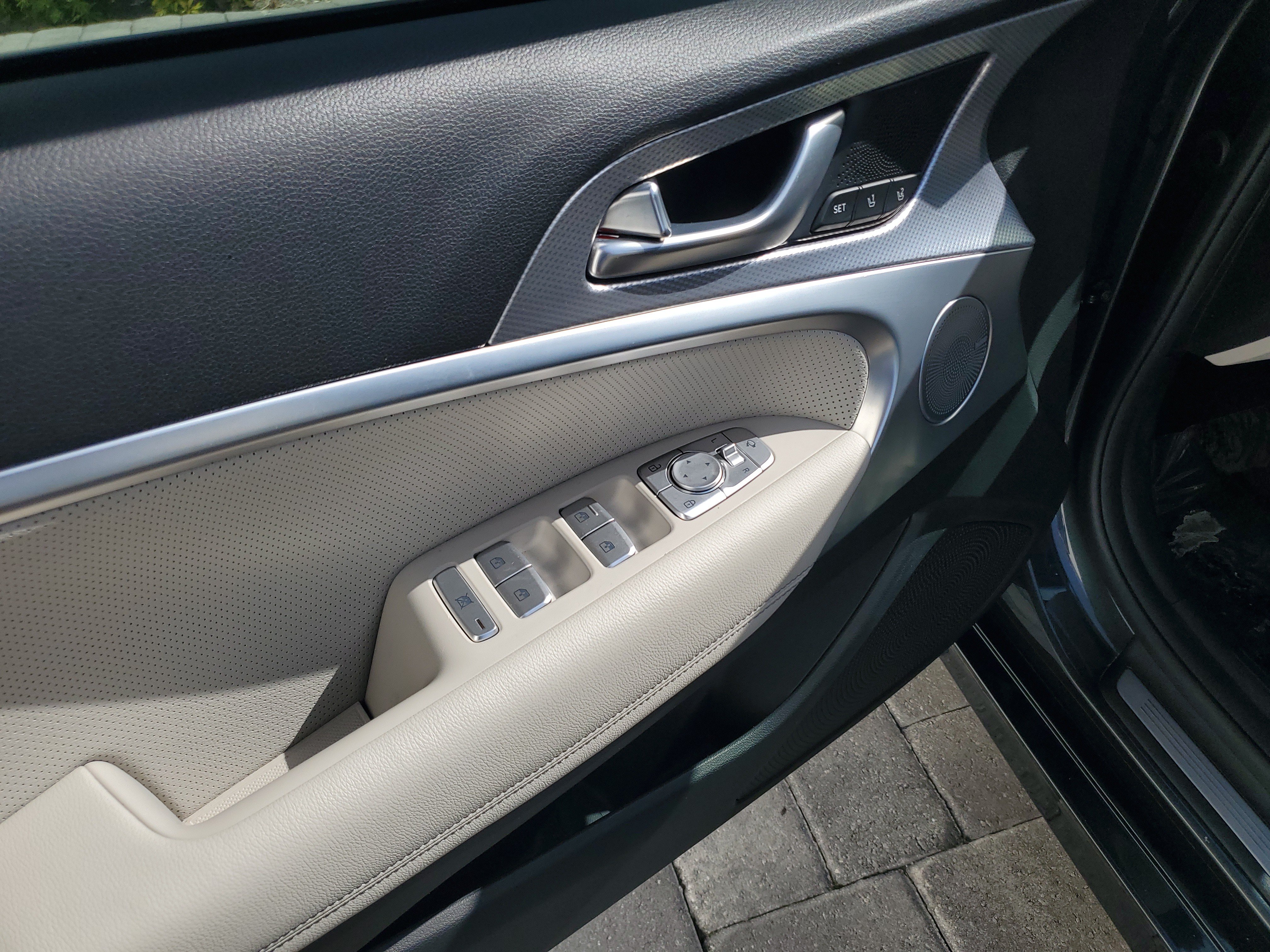 Used 2022 Genesis G70 2.0T w/ Prestige Package RWD image 19