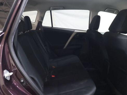 Used 2018 Toyota RAV4 LE AWD/4WD image 12