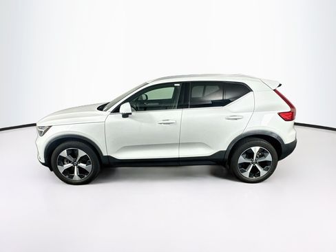 Used 2023 Volvo XC40 B5 Plus w/ Protection Package Premier AWD/4WD image 4