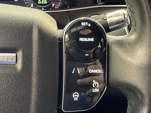 Used 2020 Land Rover Range Rover Evoque SE image 18