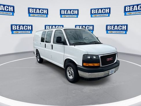 Used 2025 GMC Savana 2500 w/ Driver Convenience Package RWD image 3