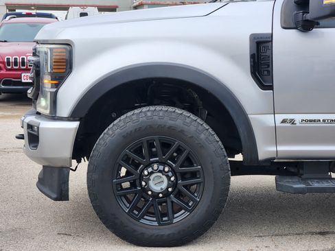 Used 2022 Ford F250 Lariat w/ Black Appearance Package AWD/4WD image 9