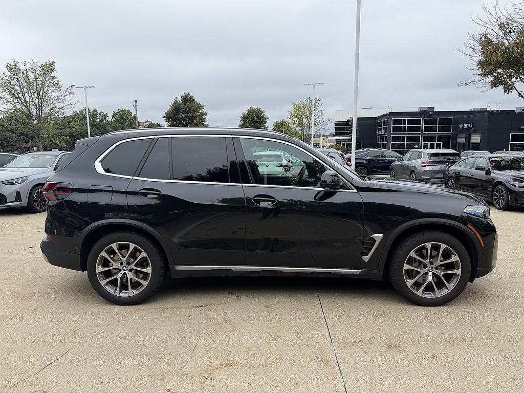 Used 2026 BMW X5 xDrive40i AWD/4WD image 4