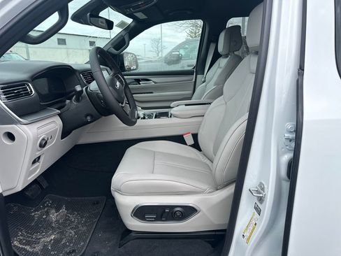 New 2026 Jeep Grand Wagoneer 4WD image 12