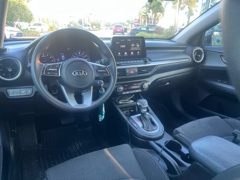 Used 2019 Kia Forte LXS FWD image 6