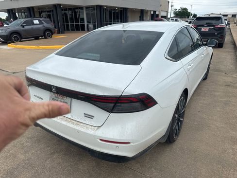 Used 2025 Honda Accord Touring image 5