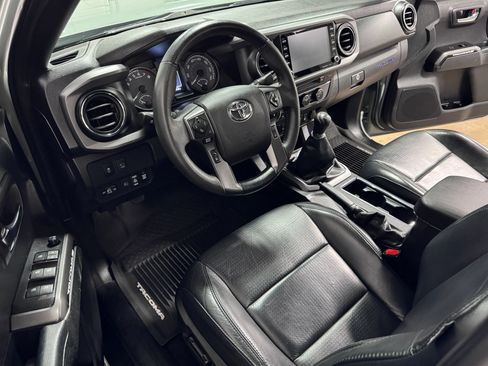 Used 2022 Toyota Tacoma TRD Off-Road w/ TRD Premium Off Road Package AWD/4WD image 21