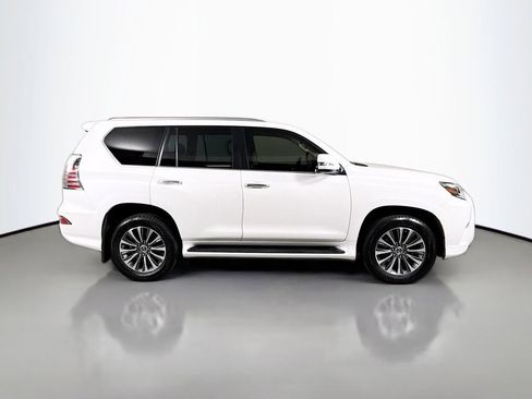 Certified 2022 Lexus GX 460 Luxury w/ Off Road Package image 4