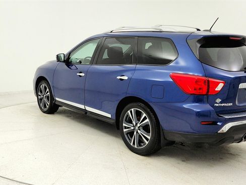 Used 2018 Nissan Pathfinder Platinum FWD image 3