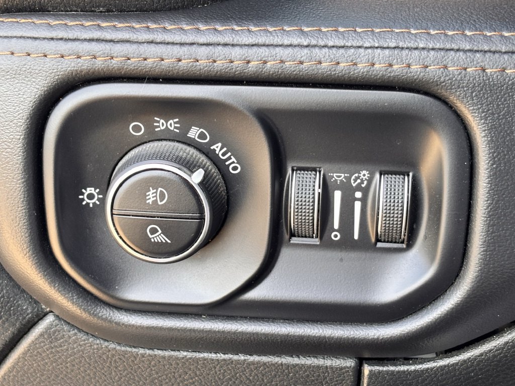 Used 2021 RAM 3500 Limited AWD/4WD image 23