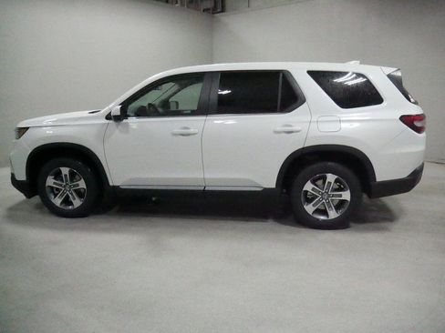 New 2025 Honda Pilot EX-L image 4