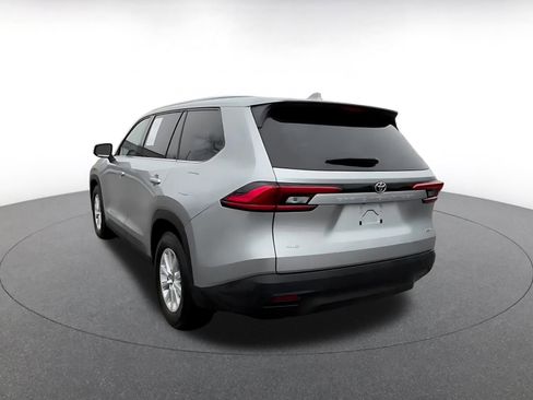 Used 2024 Toyota Grand Highlander XLE image 11