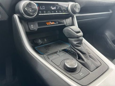Used 2021 Toyota RAV4 XLE w/ Convenience Package AWD/4WD image 13