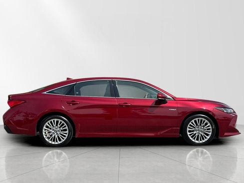 Used 2019 Toyota Avalon Limited w/ Advanced Safety Package image 2