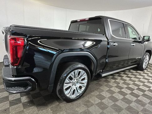 Used 2022 GMC Sierra 1500 Denali w/ Denali Premium Package AWD/4WD image 3