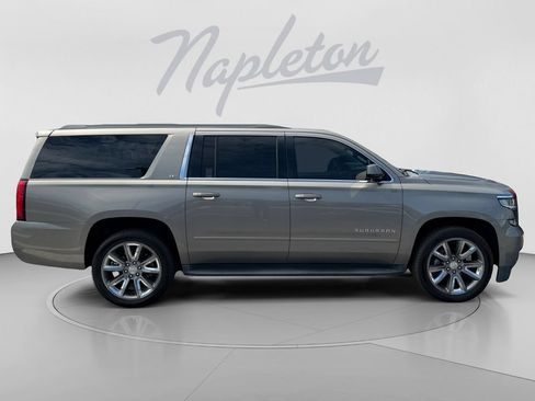 Used 2019 Chevrolet Suburban LT RWD image 9