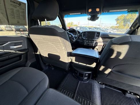 Used 2023 RAM 2500 Big Horn w/ Level 1 Equipment Group image 12