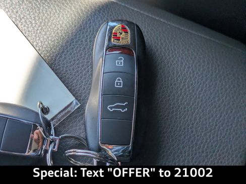 Used 2022 Porsche Macan image 39