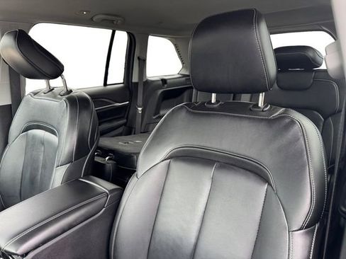 Used 2023 Jeep Grand Cherokee Limited w/ Black Appearance Package image 13