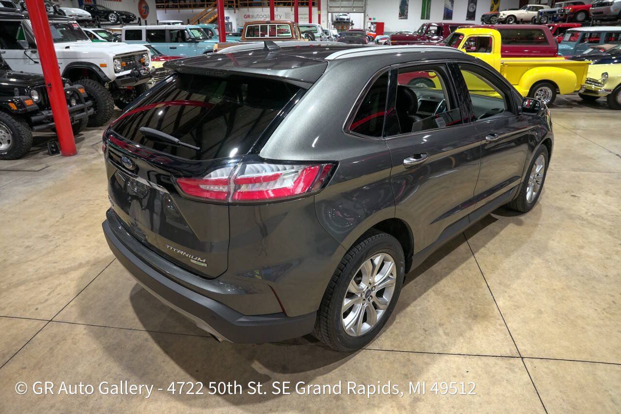 Used 2019 Ford Edge Titanium w/ Cargo Accessory Package FWD image 17