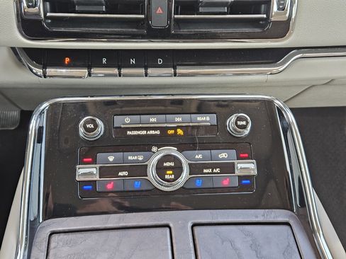 Used 2019 Lincoln Navigator Reserve image 20