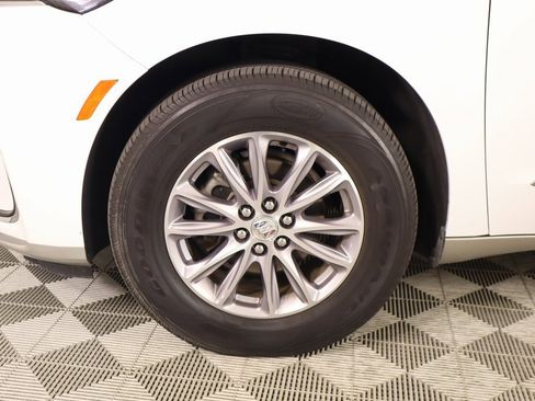 Used 2024 Buick Enclave Premium image 19