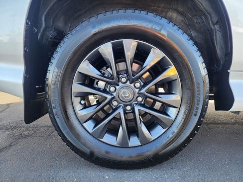 Used 2023 Lexus GX 460 Premium image 24