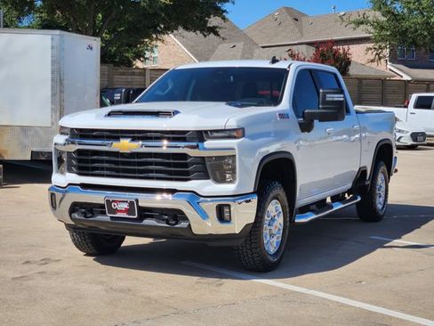 Used 2024 Chevrolet Silverado 2500 LT w/ Texas Edition AWD/4WD image 11