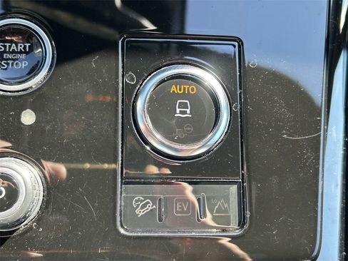 Used 2023 Land Rover Range Rover Sport SE Dynamic image 34