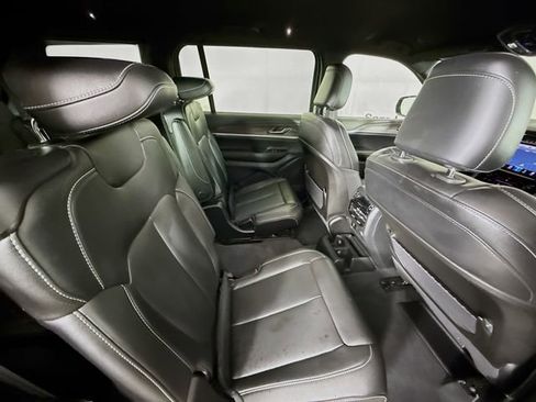 Used 2024 Jeep Grand Cherokee L Limited image 27