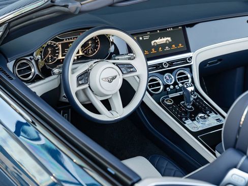 Used 2022 Bentley Continental GT image 15